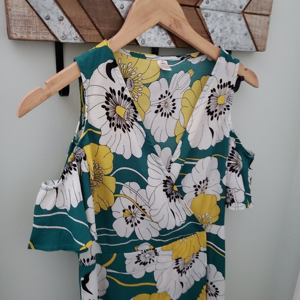 Vintage inspired flowy dress - Picture 5 of 6